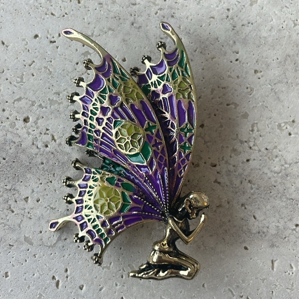 Fairy 🧚🏻 brooch Macys - Picture 1 of 2